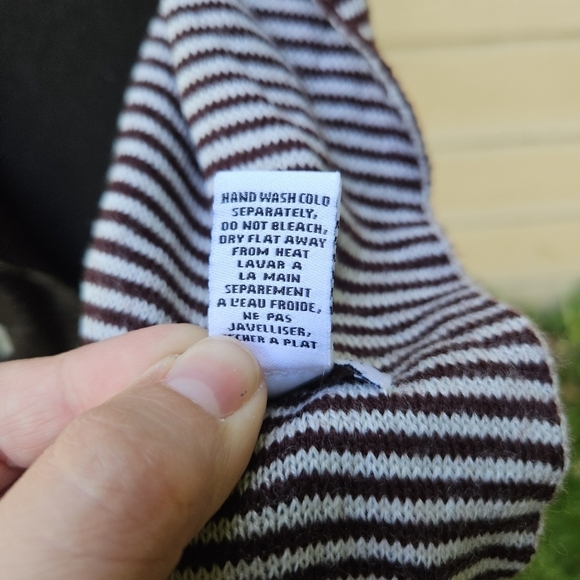 Calvin Klein gray white burgundy striped spellout scarf - Picture 4 of 6